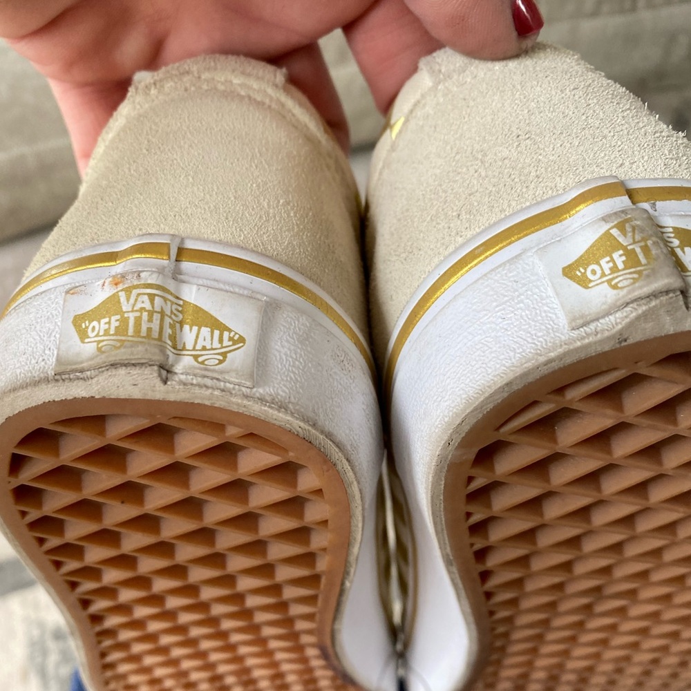 VANS - Picture 5 of 7